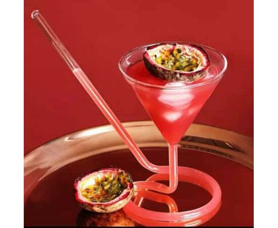 TAÇAS MODERNAS DE VIDRO.