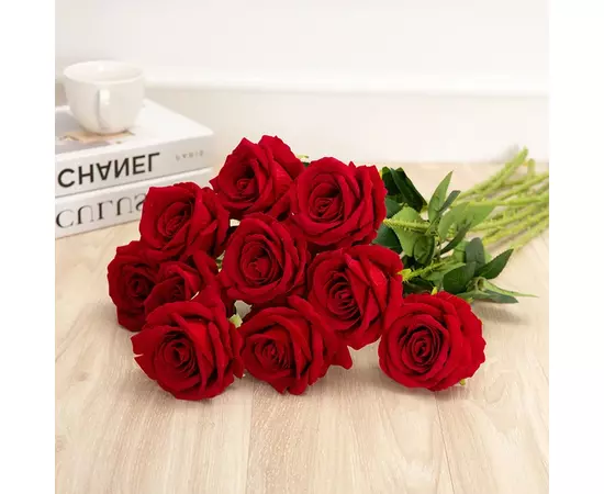 Rosas artificiais de seda vermelha